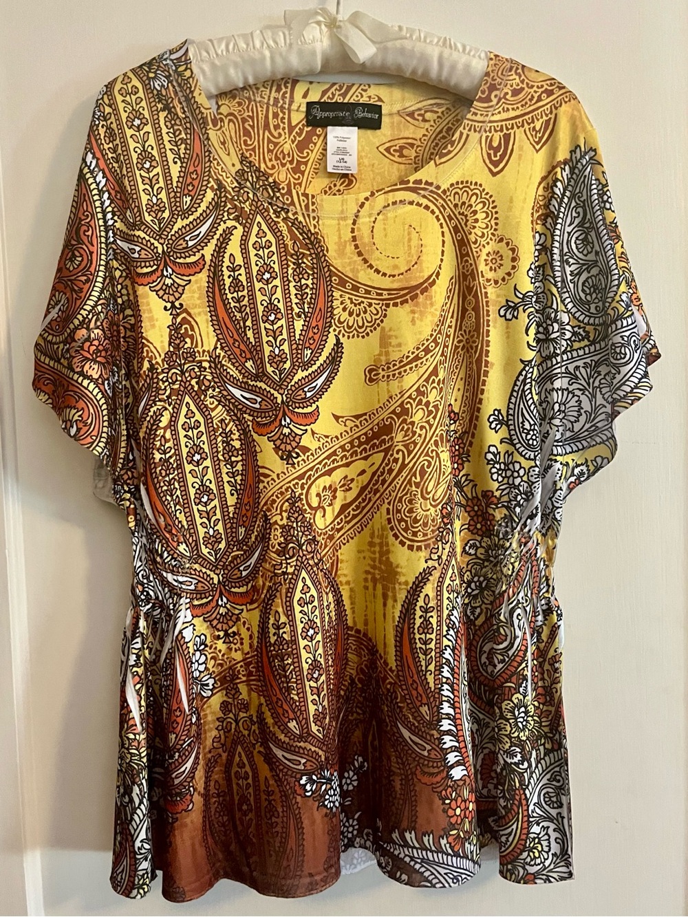 Paisley Flutter Sleeve Artsy Patterned Top with Waist Cinch in Yellow Gold Brown
